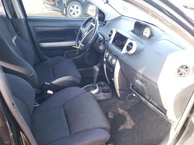 Photo 5 from auction – 2005 TOYOTA SCION XA with VIN JTKKT624150124409