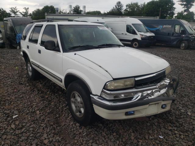 CHEVROLET BLAZER 1998 with VIN 1GNDT13W2W2276022 - Photo from auction