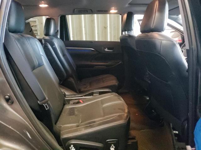 Photo 6 from auction – 2017 TOYOTA HIGHLANDER with VIN 5TDKZRFH3HS509072