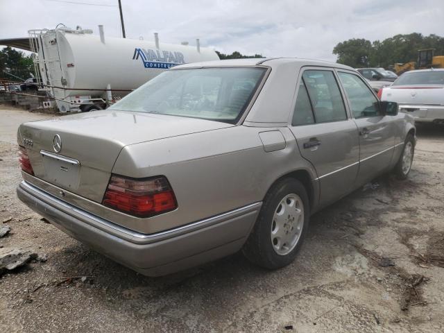 Photo 4 from auction – 1995 MERCEDES-BENZ E 320 BASE with VIN WDBEA32E6SC204346