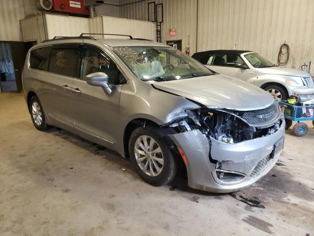 CHRYSLER PACIFICA T 2017 with VIN 2C4RC1BG7HR688532 - Photo from auction