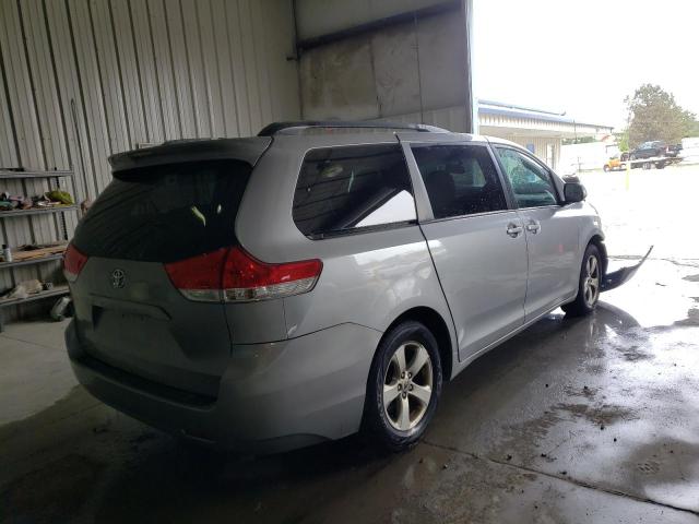 Photo 4 from auction – 2013 TOYOTA SIENNA LE with VIN 5TDKK3DC1DS322836