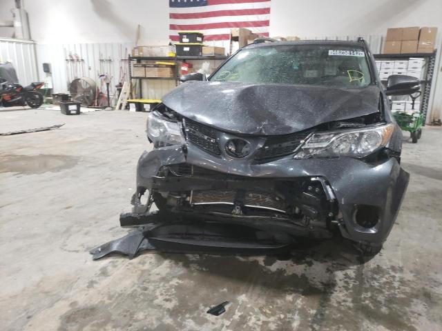 Photo 9 from auction – 2015 TOYOTA RAV4 XLE with VIN JTMRFREV7FD159081