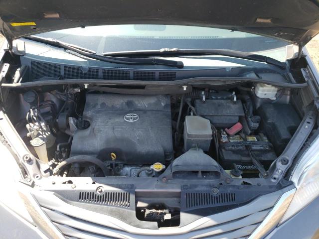 Photo 7 from auction – 2012 TOYOTA SIENNA XLE with VIN 5TDYK3DC0CS271919