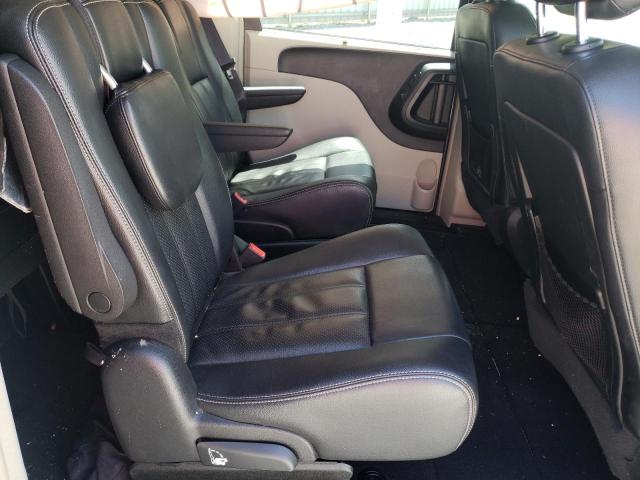 Photo 6 from auction – 2015 CHRYSLER TOWN & COU with VIN 2C4RC1CG1FR756058