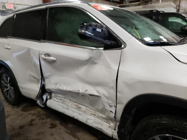 Photo 9 from auction – 2017 TOYOTA HIGHLANDER with VIN 5TDKZRFH8HS525798