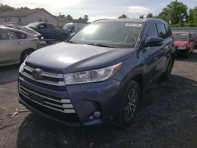 Photo 2 from auction – 2018 TOYOTA HIGHLANDER with VIN 5TDJZRFHXJS875130
