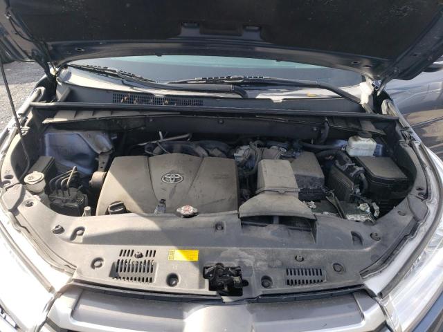 Photo 7 from auction – 2018 TOYOTA HIGHLANDER with VIN 5TDJZRFHXJS875130