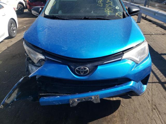 Photo 7 from auction – 2017 TOYOTA RAV4 LE with VIN 2T3BFREV4HW612810