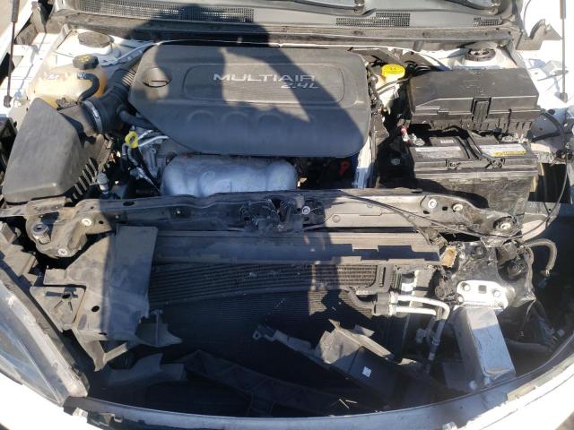 Photo 7 from auction – 2015 CHRYSLER 200 LIMITE with VIN 1C3CCCABXFN743352