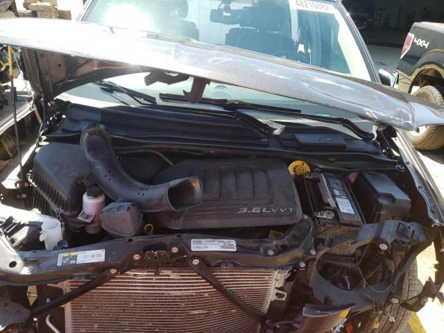 Photo 7 from auction – 2016 CHRYSLER TOWN & COU with VIN 2C4RC1CG0GR233454