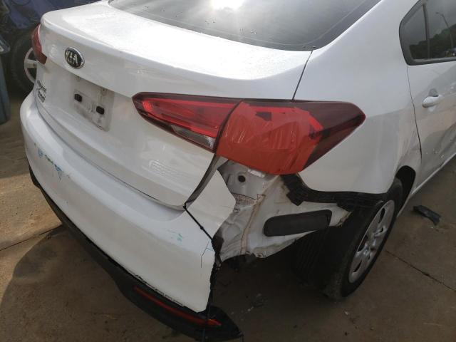 Photo 9 from auction – 2017 KIA FORTE LX with VIN 3KPFL4A74HE054828