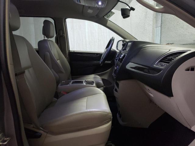 Photo 5 from auction – 2013 CHRYSLER TOWN & COU with VIN 2C4RC1BG2DR744936