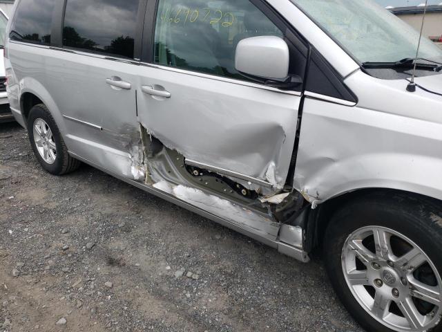 Photo 9 from auction – 2010 CHRYSLER TOWN & COU with VIN 2A4RR5D14AR373847