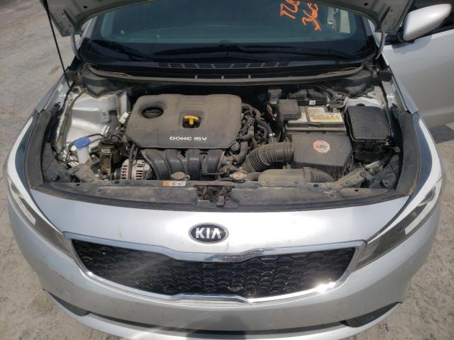 Photo 7 from auction – 2018 KIA FORTE LX with VIN 3KPFK4A76JE276991