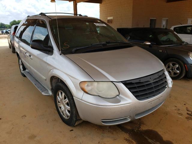 CHRYSLER TOWN & COU 2005 with VIN 2C4GP54L65R209719 - Photo from auction