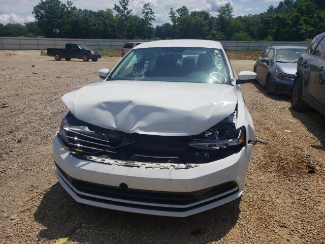Photo 9 from auction – 2017 VOLKSWAGEN JETTA S with VIN 3VW2B7AJ5HM321444