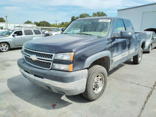 Photo 2 from auction – 2005 CHEVROLET SILVERADO with VIN 1GCHK29255E113658