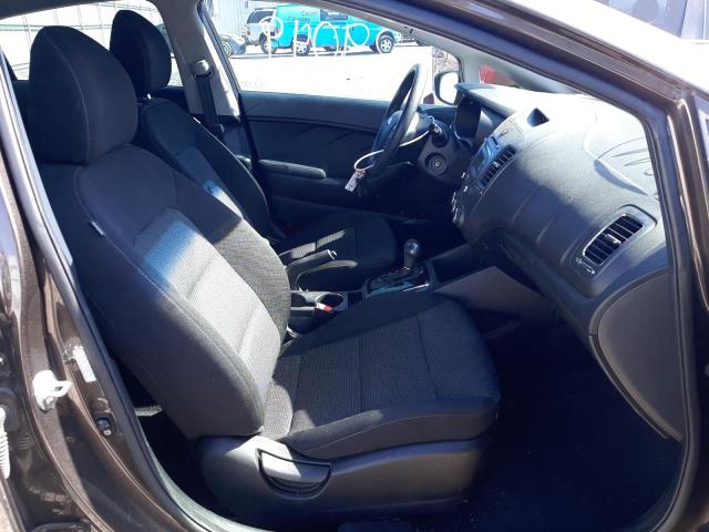Photo 5 from auction – 2017 KIA FORTE LX with VIN 3KPFK4A77HE037721