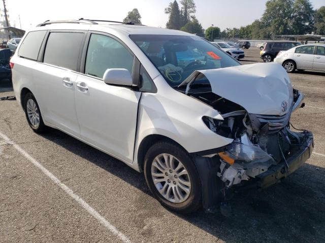 Photo 1 from auction – 2017 TOYOTA SIENNA XLE with VIN 5TDYZ3DC2HS813119