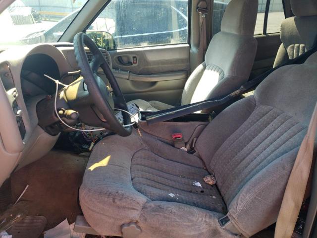 Photo 5 from auction – 2000 CHEVROLET BLAZER with VIN 1GNCS13W3YK118757