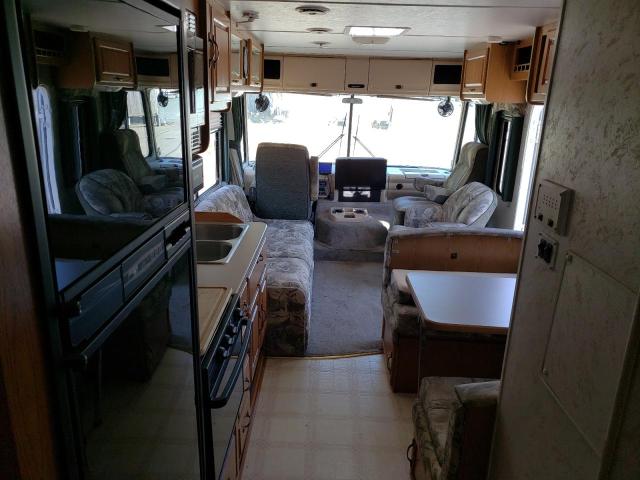 Photo 6 from auction – 2000 FOUR HURRICANE with VIN 5B4KP37J1Y3315247