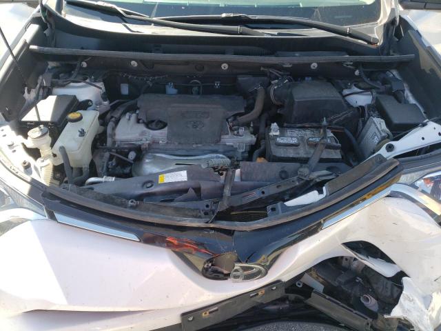 Photo 7 from auction – 2017 TOYOTA RAV4 LE with VIN 2T3BFREVXHW646864