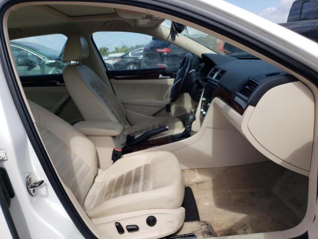 Photo 5 from auction – 2012 VOLKSWAGEN PASSAT SEL with VIN 1VWCP7A3XCC078599