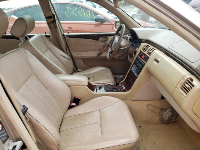 Photo 5 from auction – 2001 MERCEDES-BENZ E 320 with VIN WDBJF65J61B211876