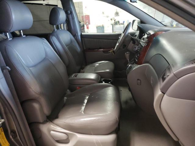 Photo 5 from auction – 2004 TOYOTA SIENNA XLE with VIN 5TDZA22C64S134263