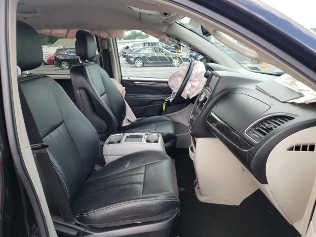 Photo 5 from auction – 2016 CHRYSLER TOWN & COU with VIN 2C4RC1BG4GR297062