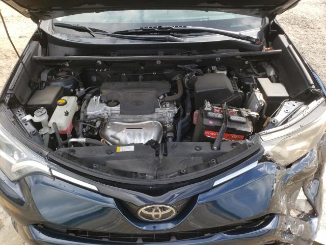 Photo 7 from auction – 2018 TOYOTA RAV4 LE with VIN 2T3ZFREV2JW463656