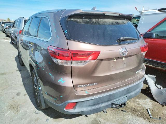 Photo 3 from auction – 2018 TOYOTA HIGHLANDER with VIN 5TDJZRFHXJS872034