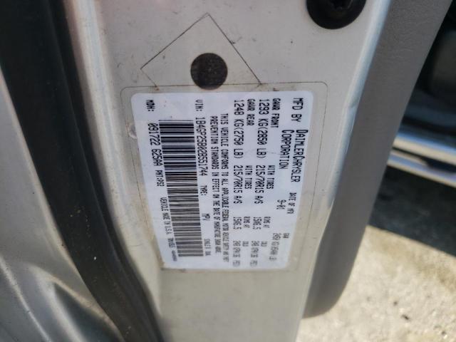 Photo 10 from auction – 2002 DODGE CARAVAN SE with VIN 1B4GP25B02B551744