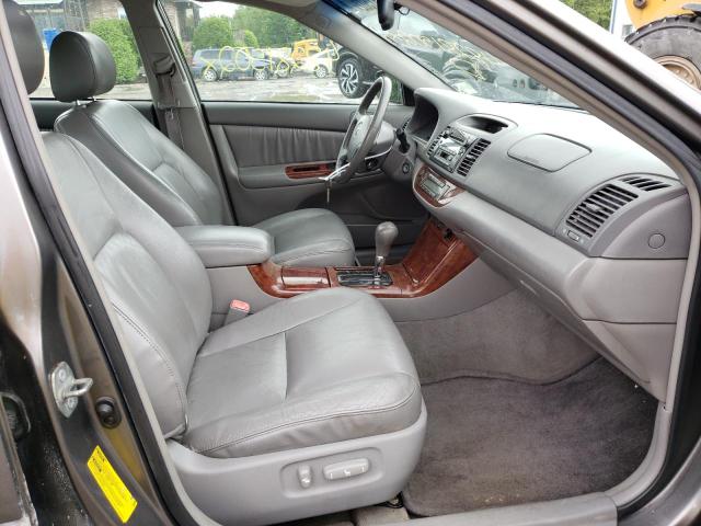 Photo 5 from auction – 2005 TOYOTA CAMRY LE with VIN 4T1BF30K05U596670