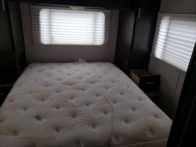 Photo 6 from auction – 1999 FORD COACHMAN with VIN 1FDXE40SXXHB71712