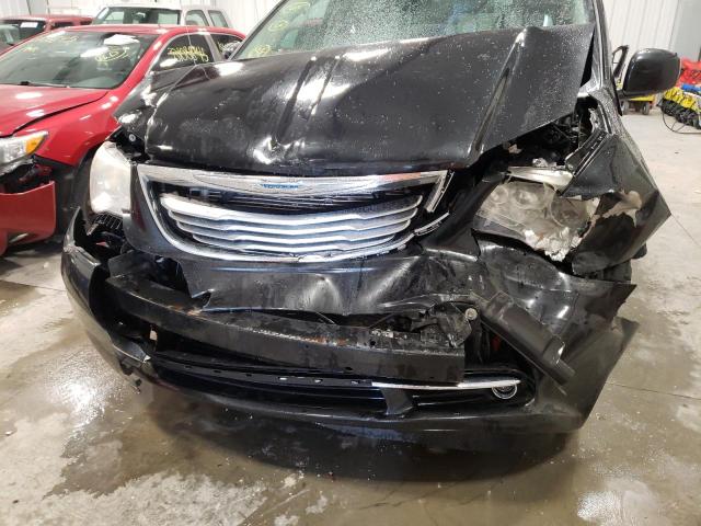 Photo 9 from auction – 2013 CHRYSLER TOWN & COU with VIN 2C4RC1BG3DR743584