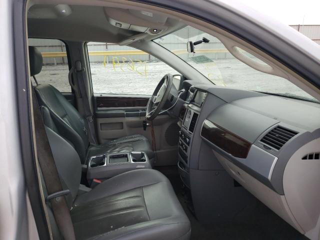 Photo 5 from auction – 2010 CHRYSLER TOWN & COU with VIN 2A4RR5D14AR104232
