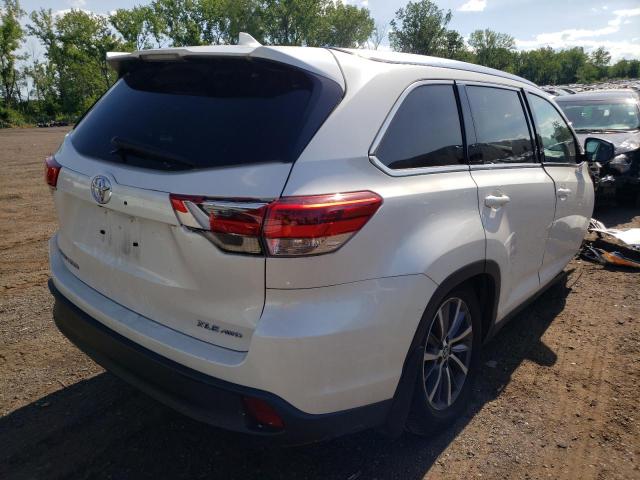 Photo 4 from auction – 2019 TOYOTA HIGHLANDER with VIN 5TDJZRFH3KS598659