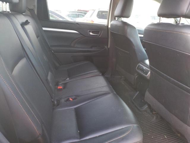 Photo 6 from auction – 2018 TOYOTA HIGHLANDER with VIN 5TDJZRFHXJS872034