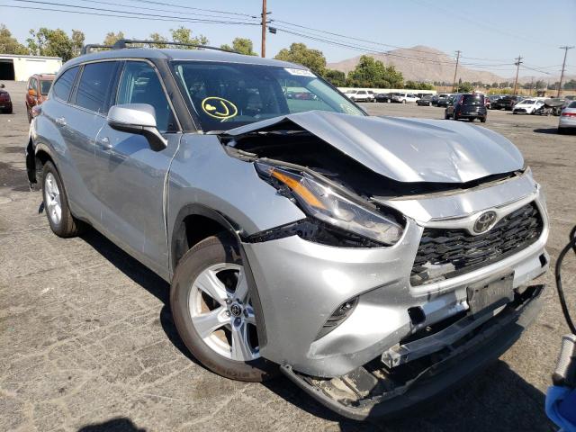 TOYOTA HIGHLANDER 2022 with VIN 5TDZZRAHXNS106904 - Photo from auction