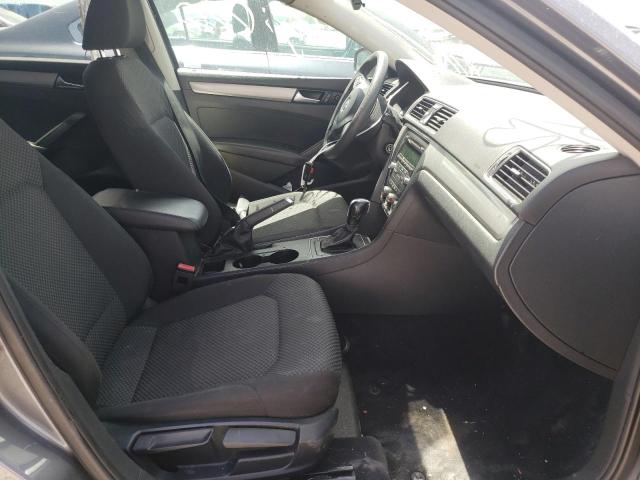 Photo 5 from auction – 2015 VOLKSWAGEN PASSAT S with VIN 1VWAT7A36FC014342