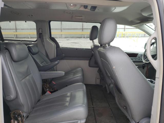 Photo 6 from auction – 2010 CHRYSLER TOWN & COU with VIN 2A4RR5D14AR104232