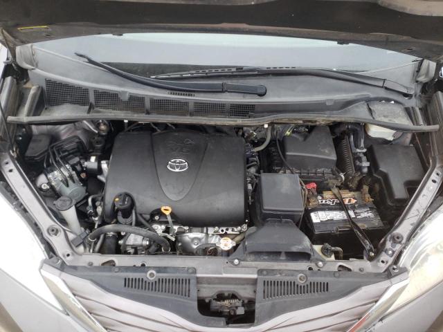 Photo 7 from auction – 2017 TOYOTA SIENNA LE with VIN 5TDKZ3DC1HS778708