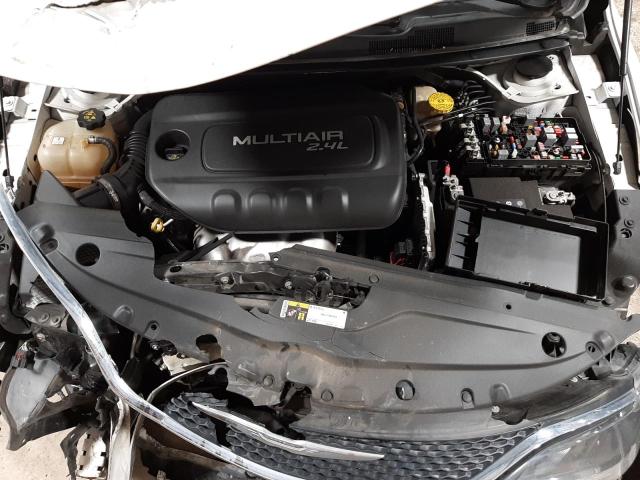 Photo 7 from auction – 2016 CHRYSLER 200 LIMITE with VIN 1C3CCCAB1GN121935