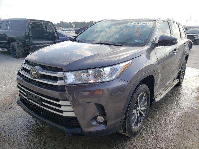 Photo 2 from auction – 2019 TOYOTA HIGHLANDER with VIN 5TDKZRFH1KS355016