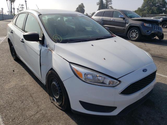 FORD FOCUS S 2015 with VIN 1FADP3E2XFL256183 - Photo from auction
