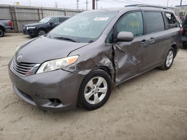 Photo 2 from auction – 2017 TOYOTA SIENNA LE with VIN 5TDKZ3DC1HS778708