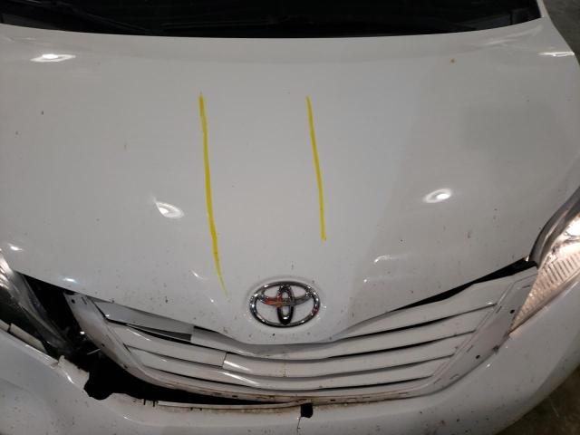 Photo 7 from auction – 2015 TOYOTA SIENNA LE with VIN 5TDKK3DC4FS654319