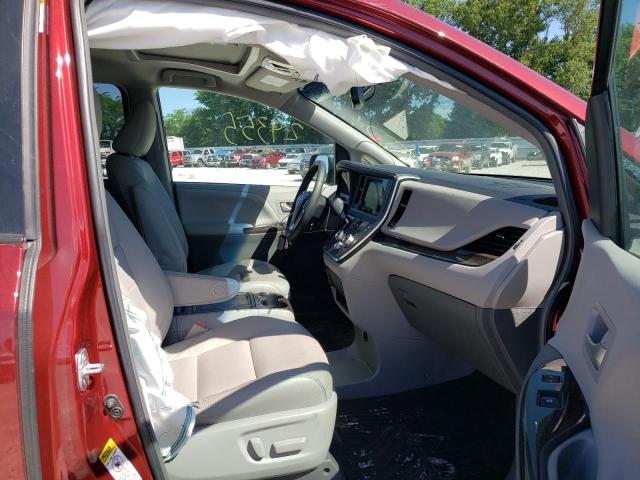 Photo 5 from auction – 2017 TOYOTA SIENNA XLE with VIN 5TDYZ3DC4HS854416
